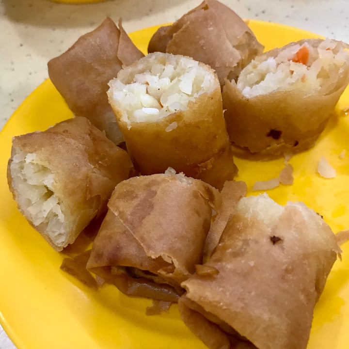 photo of Xuan Yuan Vegetarian 玄园素食 Fried Spring Rolls shared by @ziggyradiobear on  26 Sep 2021 - review