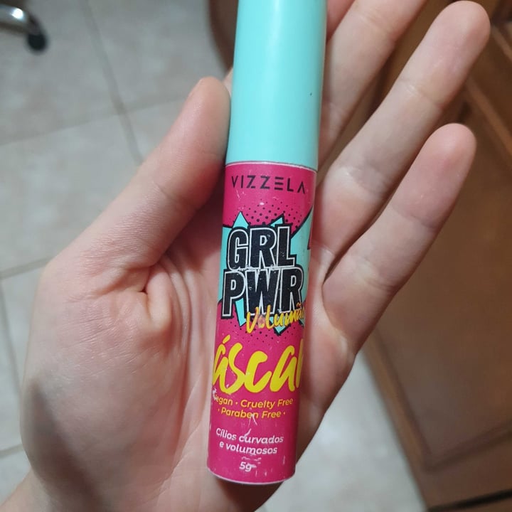 review photo of Vizzela Cosméticos Máscara De Cílios shared by @manudiotti on 29 Apr 2022 - review