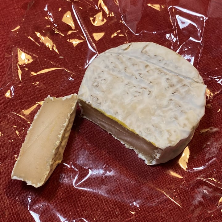 photo of Muka Vegan Cheese Cajuberto shared by @vanesca on  07 Aug 2022 - review