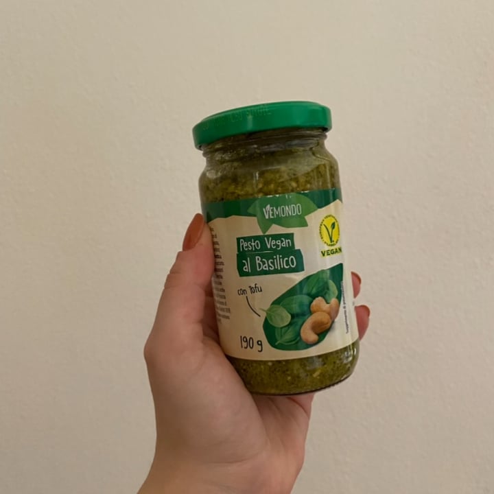 photo of Vemondo Pesto Vegan al Basilico con Tofu shared by @ilariacera on  28 Aug 2022 - review