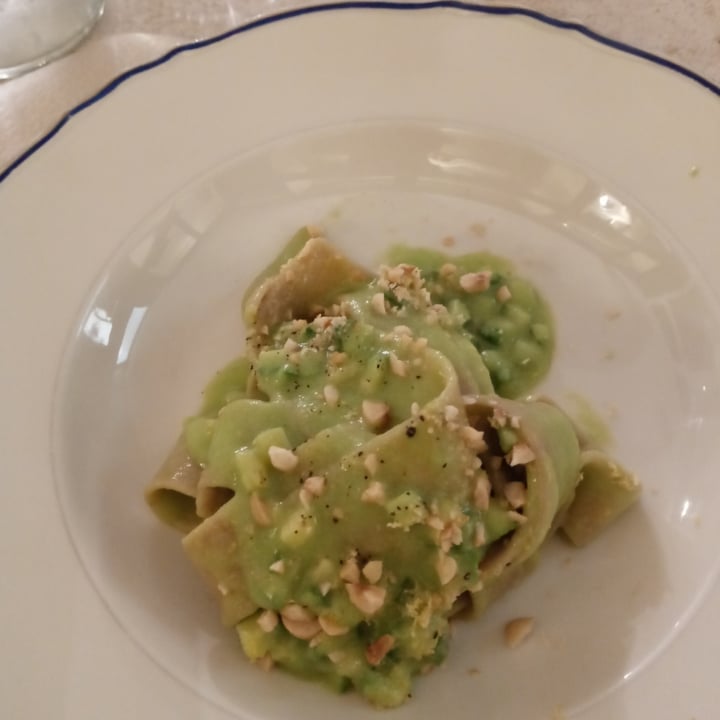 photo of Sottobosco Bistrot pappardelle di La Tana del Bianconiglio, con crema di piselli,zucchine, nocciole e limone shared by @olionuovo on  04 May 2022 - review