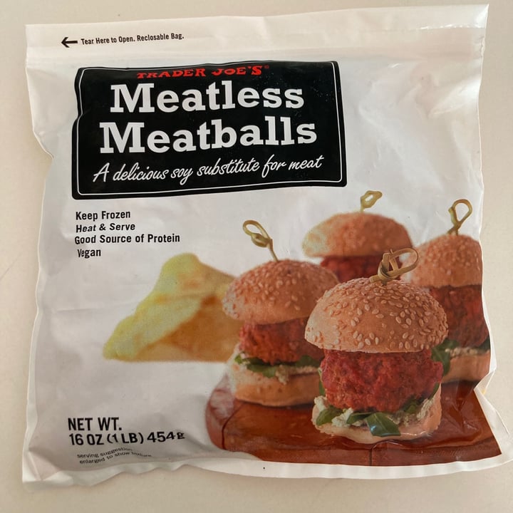 photo of Trader Joe's Meatless Meatball shared by @stefcha1 on  10 Nov 2020 - review