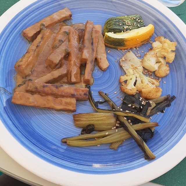 Photo of the dish “Tempeh con verdure”