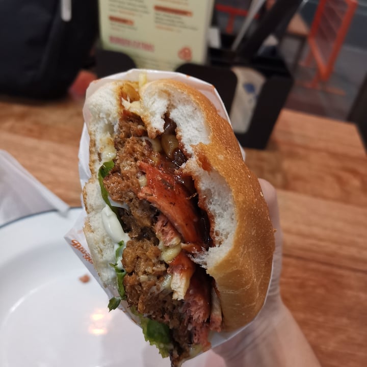 review photo of Mr Burger MR v2 MEAT shared by @ananelia on 01 Dec 2022 - review