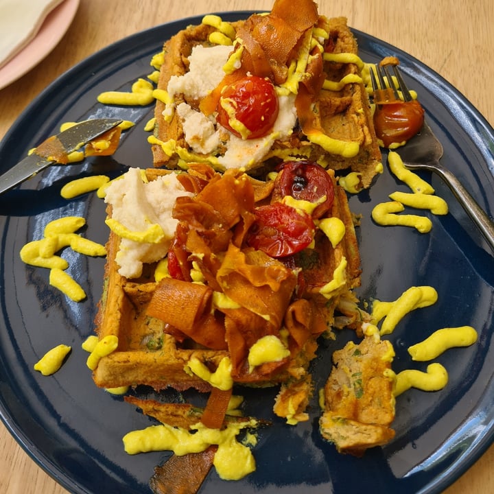 photo of Lexi's Healthy Eatery Savoury waffle shared by @veronicagroen on  13 Jan 2022 - review