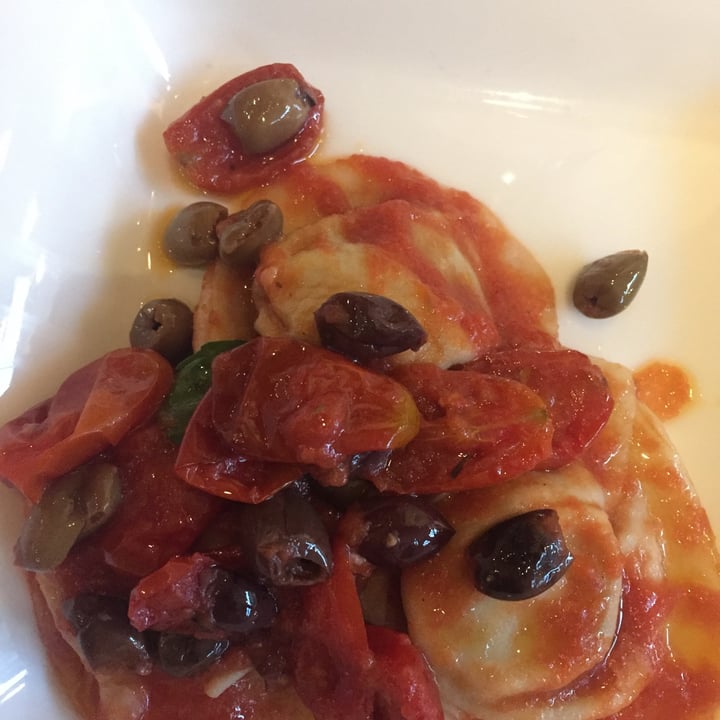 photo of Essenza Love Natural Food Cappellacci al pomodoro e olive taggiasche shared by @ilaveg30 on  08 Nov 2022 - review
