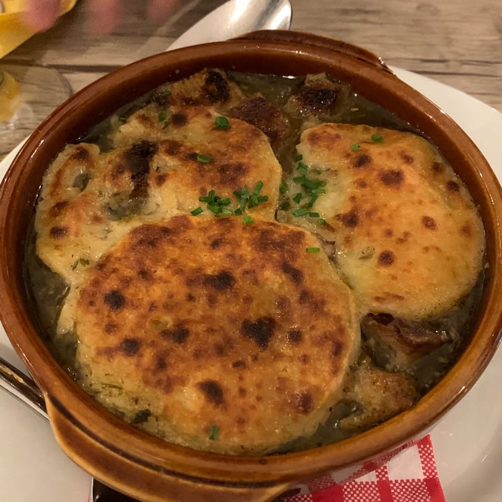 review photo of Le Potager de Charlotte onion soup shared by @vsepe on 28 Oct 2022 - review