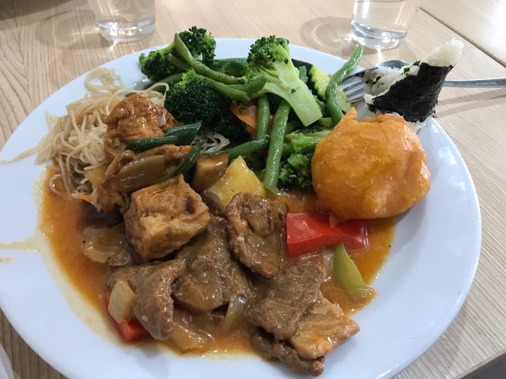 photo of Loving Hut Vegan buffet shared by @stacey on  18 May 2019 - review