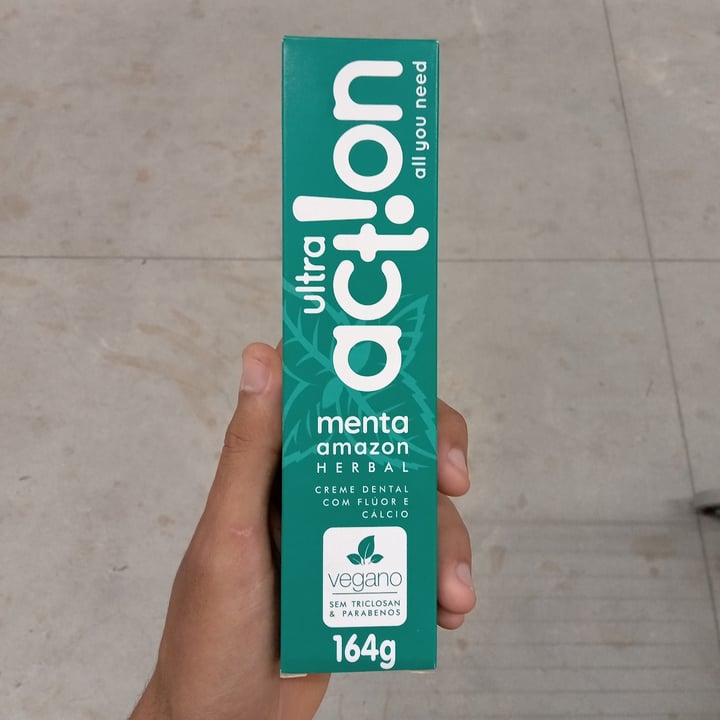 photo of Ultra action Creme dental de menta shared by @servegan on  24 Apr 2022 - review