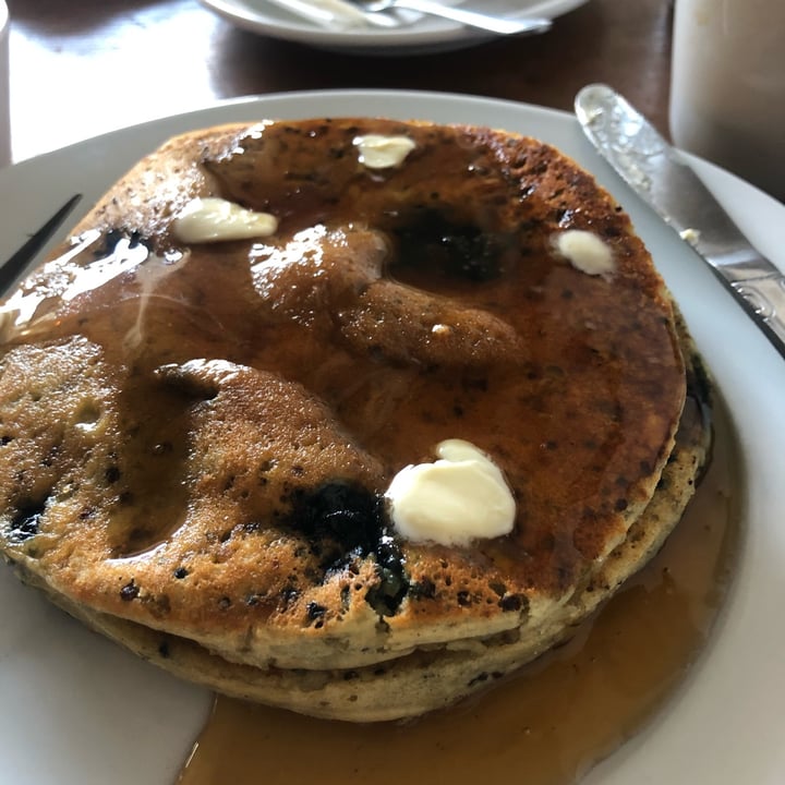 review photo of Rabbits Cafe Blueberry quinoa Pancakes And Side Potatoes shared by @griz on 01 May 2022 - review
