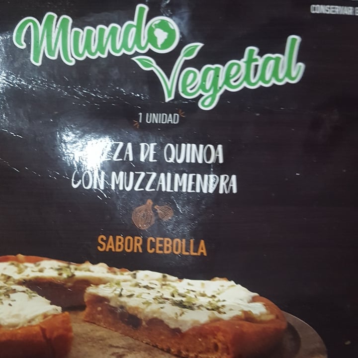 photo of Mundo Vegetal Pizza De Quinoa Con Muzzalmendra Sabor Cebolla shared by @emiliane on  08 May 2020 - review