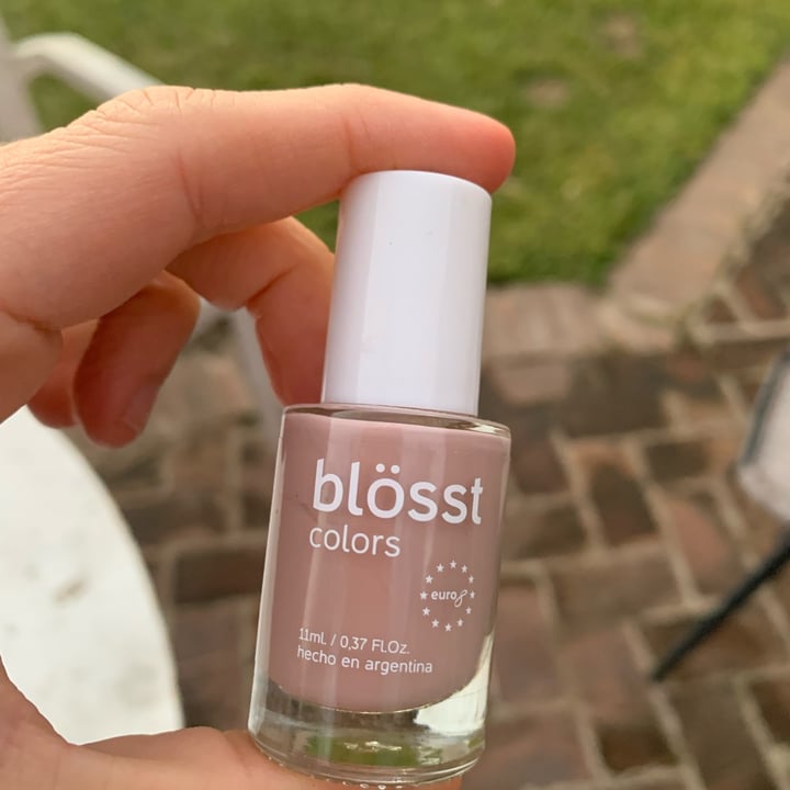 photo of blösst Blosst esmalte color Almendra shared by @claritavegana on  15 May 2022 - review