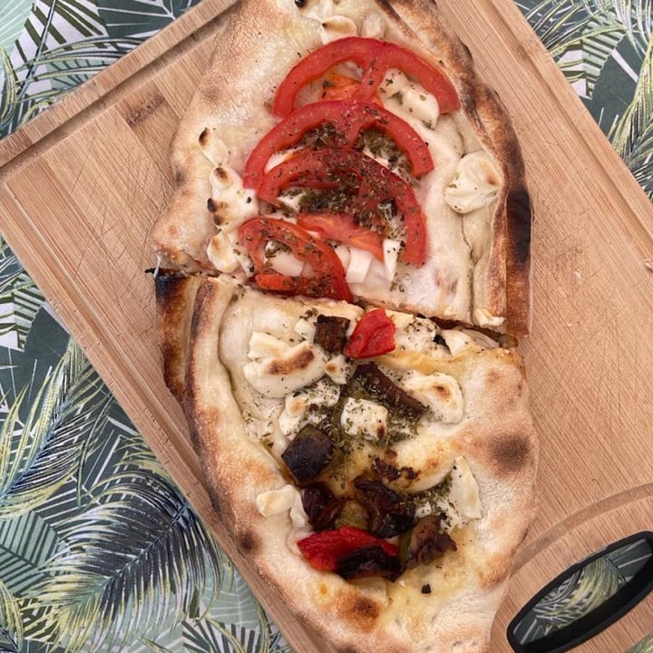 photo of Origen Masamadre Calzone Vegano shared by @cherrycore on  10 Dec 2021 - review