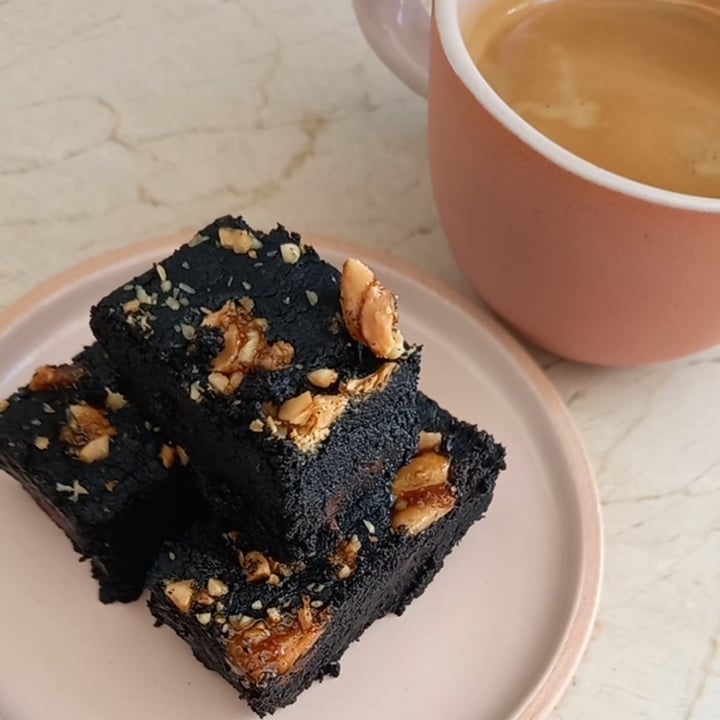 review photo of YUNGA Café Brownie Con Praline shared by @victoriiiame on 05 Apr 2022 - review