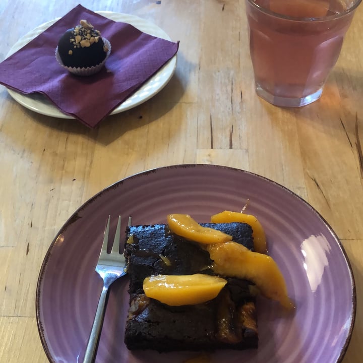 review photo of InFusion - CucinaYogaStore brownie con noci pecan e pesche shared by @sarakbertu on 17 Sep 2022 - review
