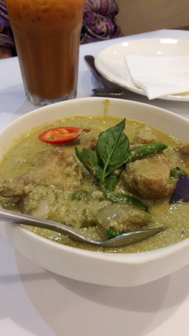 photo of Veggielicious Thai Cuisine Green Curry Lion's Mane mushroom shared by @vegkai on  22 Oct 2019 - review