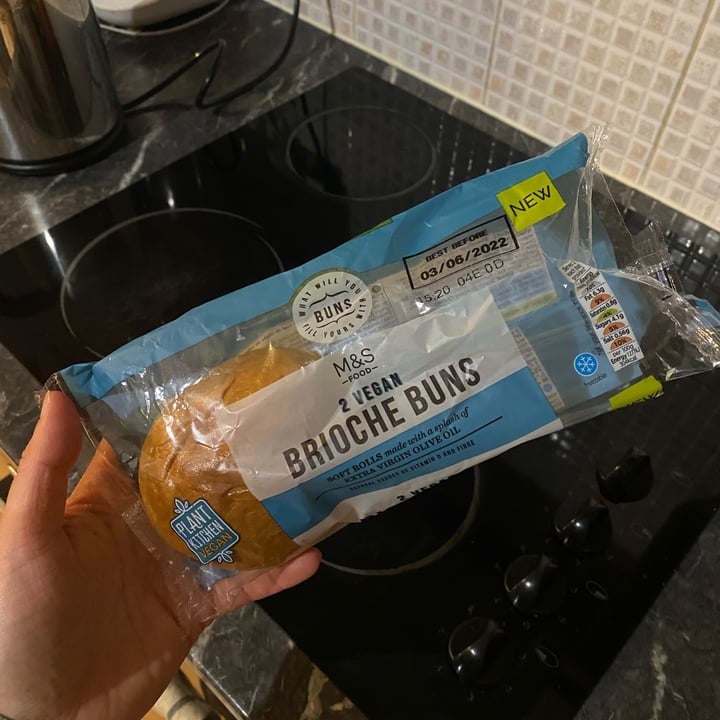 photo of Plant Kitchen (M&S) 2 vegan brioche buns shared by @anaitasharifi on  31 May 2022 - review