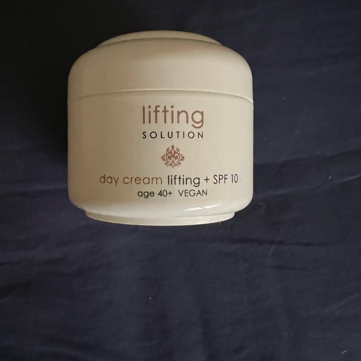 photo of Ziaja Lifting Solution Day Cream shared by @laraner on  09 Oct 2022 - review
