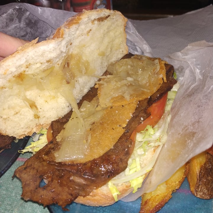 photo of Gordo Vegano Sandwich de lomito completo shared by @tadegrimberg on  02 Sep 2021 - review