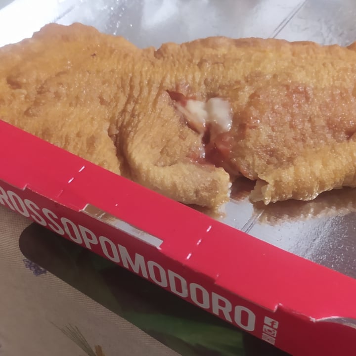 photo of Rossopomodoro Calzone fritto shared by @alinapo on  20 Oct 2021 - review