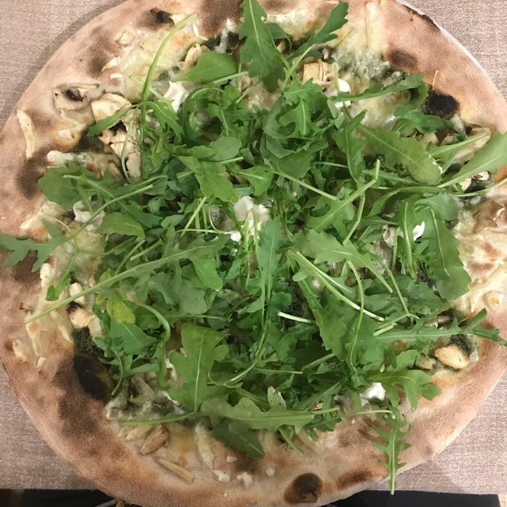 photo of Al Bivio degli Artisti Pizza saporita vega shared by @francescav on  22 Oct 2022 - review