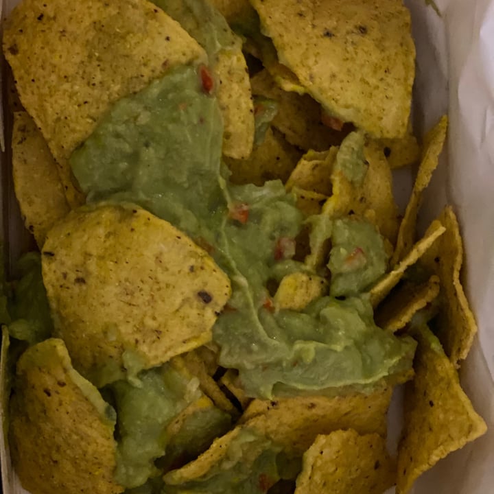 photo of Nuevo mundo (Delivery) Nachos ConGuacamole shared by @toiatattoo on  27 Jun 2021 - review