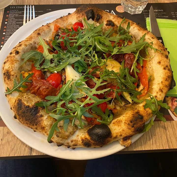 photo of Pizzeria L'Antica Julia pizza (vegan) shared by @beaandveganfood on  21 Apr 2022 - review