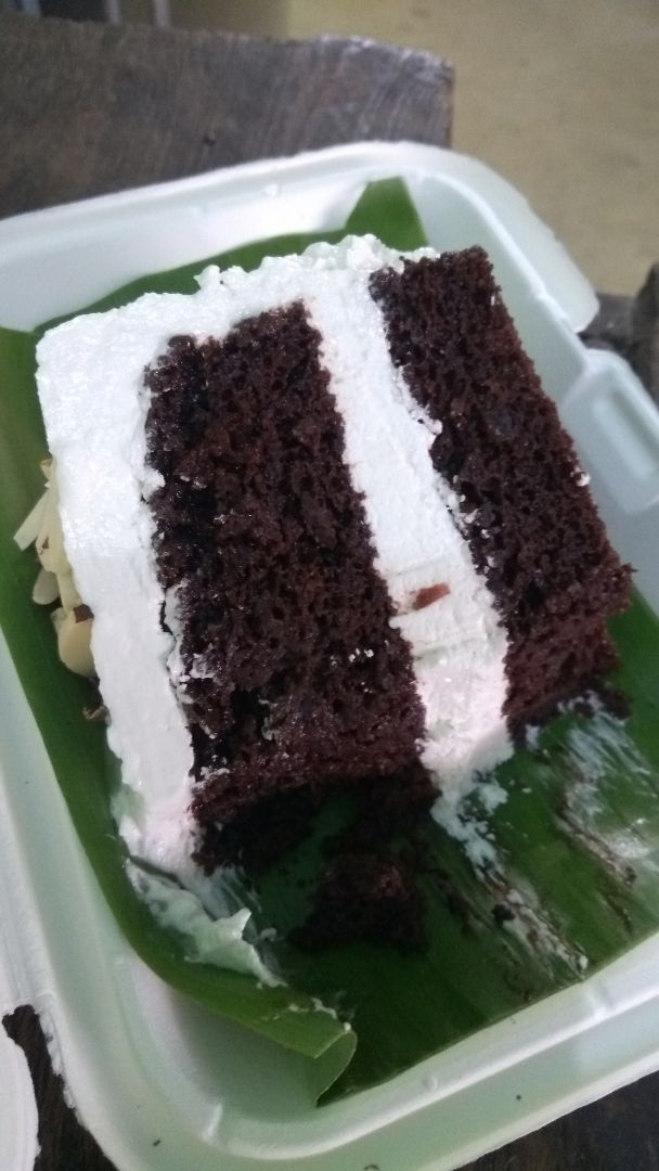 photo of Ganita Cafe Chocolate And Buttercream Cake shared by @felice on  10 Feb 2020 - review