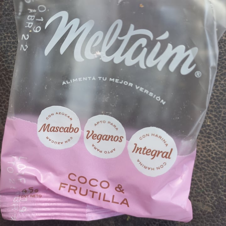 photo of Meltaím Alfajor Coco & Frutilla shared by @ledesmaa on  15 Jun 2022 - review