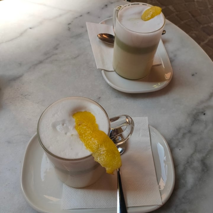 photo of Velluto Botanique Eclectique velluto matcha latte shared by @veronicamasotti on  03 Jun 2022 - review