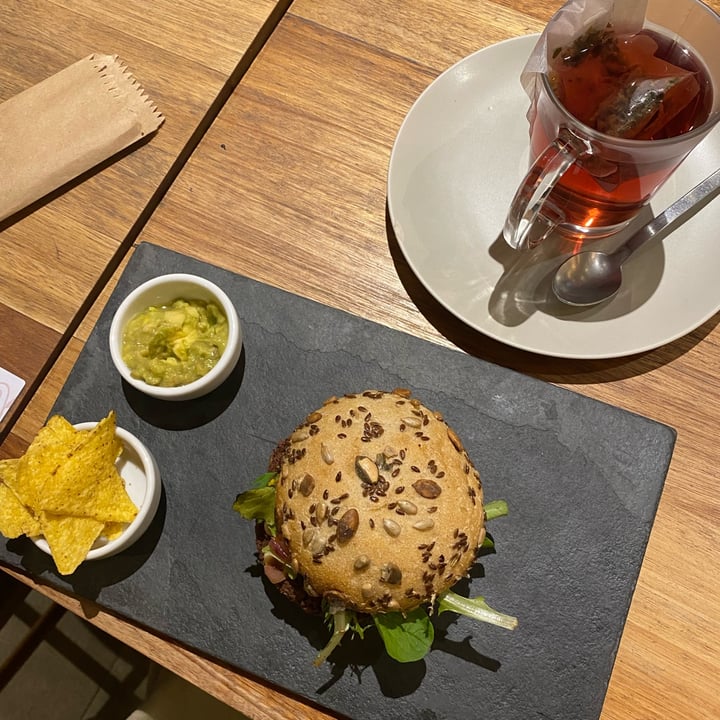 photo of BOTÂNICO - Colheita Criativa Mexican Burger shared by @rafaellarossin on  10 May 2022 - review