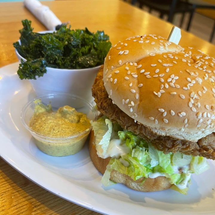 photo of J. Selby's Crispy chicken sandwich shared by @elliejeanmcd on  13 Aug 2021 - review