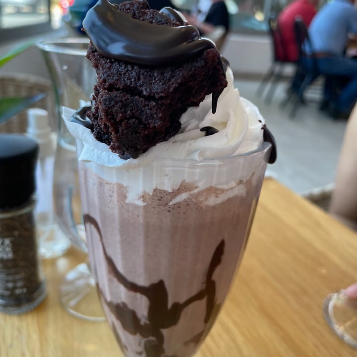 photo of Kaylee's Eatery Brownie milkshake shared by @kathrynsveganjourney on  20 Oct 2021 - review