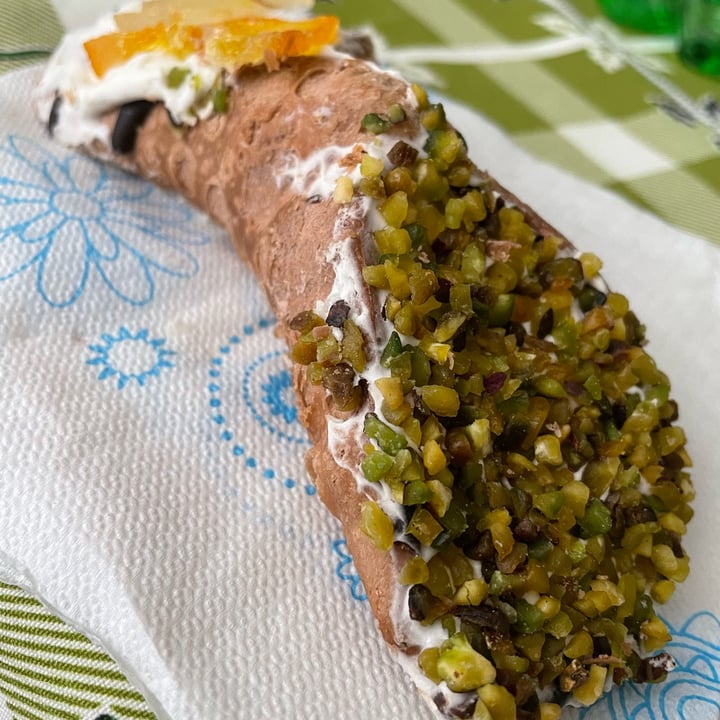 photo of Il Dolce Sapore Cannolo siciliano shared by @misscyanide on  24 Apr 2022 - review