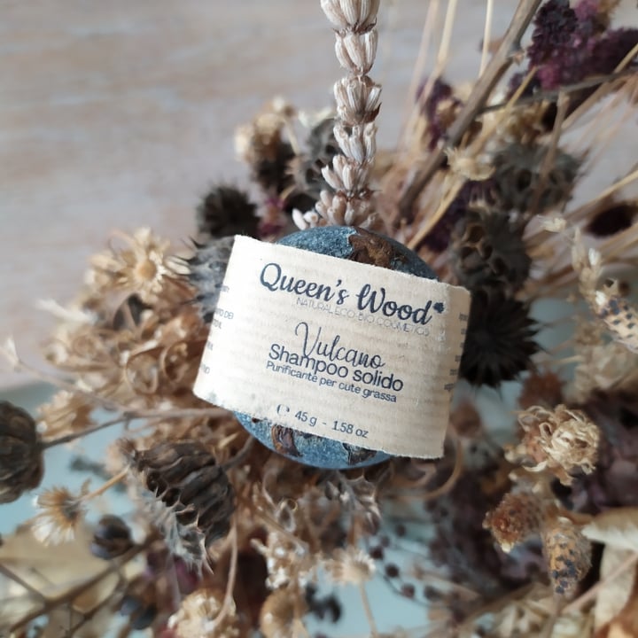 review photo of Queen’s Wood World shampoo solido vulcano shared by @kkami-sama on 14 Oct 2022 - review