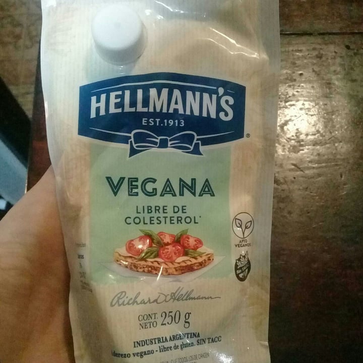 photo of Hellmann’s Hellman’s Vegan Mayonnaise shared by @giiselle on  01 Aug 2020 - review