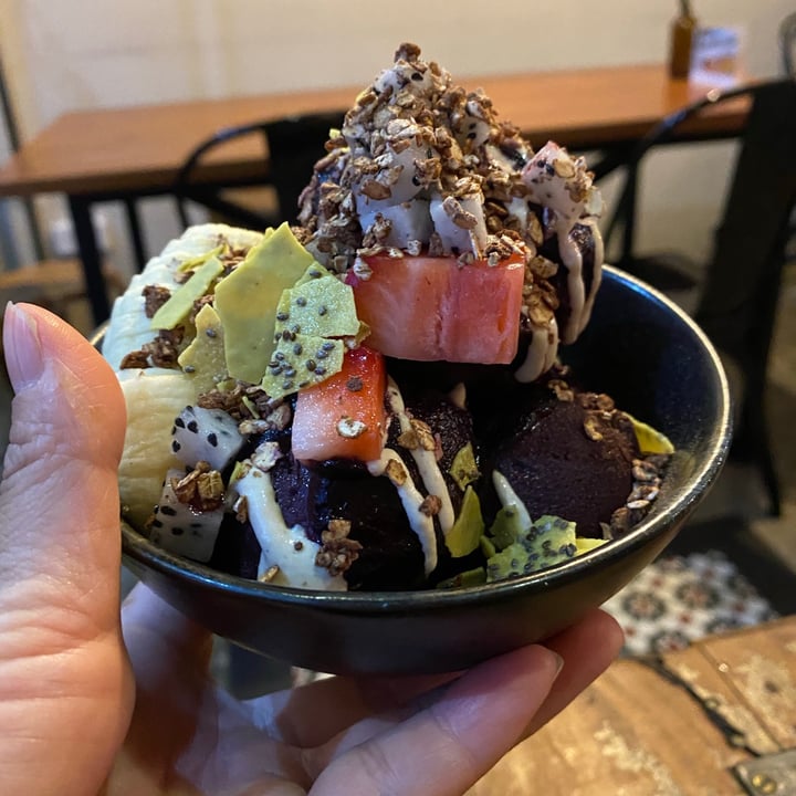 photo of Afterglow By Anglow Acai Bowl shared by @piggy-egg on  12 May 2021 - review