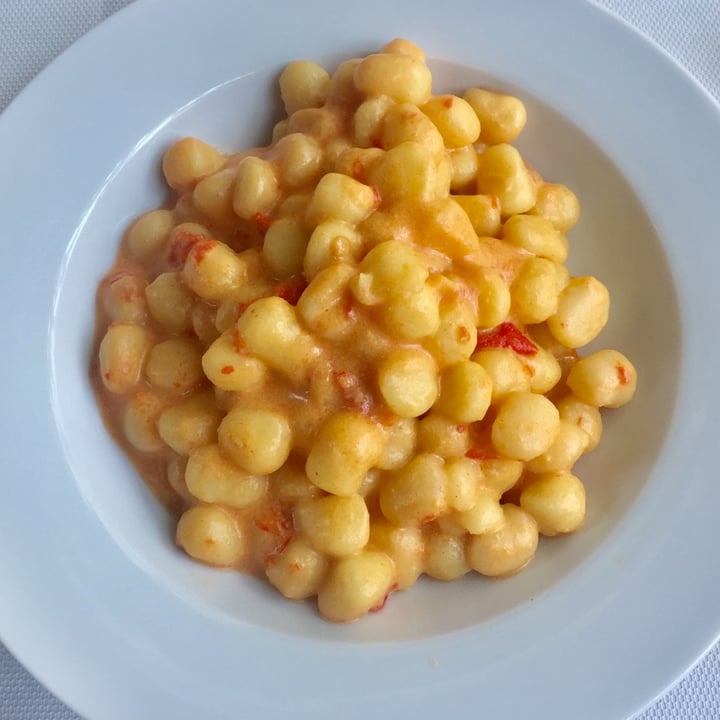 review photo of NANDA'S vegan burgers & cakes Gnocchi Peperone Giallo E Zafferano shared by @melissawombat on 03 Jun 2022 - review