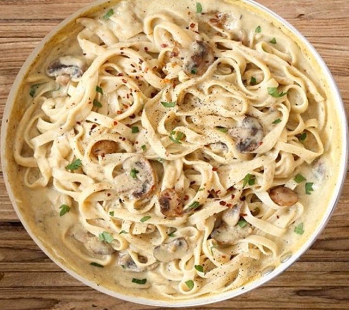 photo of Rays of Sunshine Mushroom Alfredo shared by @luayidriss on  14 Apr 2020 - review