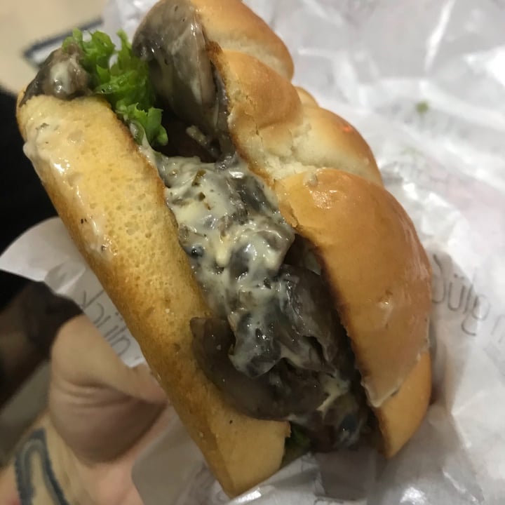 photo of Hans Im Glück German Burgergrill Angerling Burger shared by @veganwarrior666 on  14 Feb 2021 - review