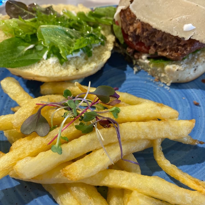 photo of Jacksons Real Food Market Kyalami Corner Upper Level Meraki Burger shared by @ftc on  24 Oct 2020 - review