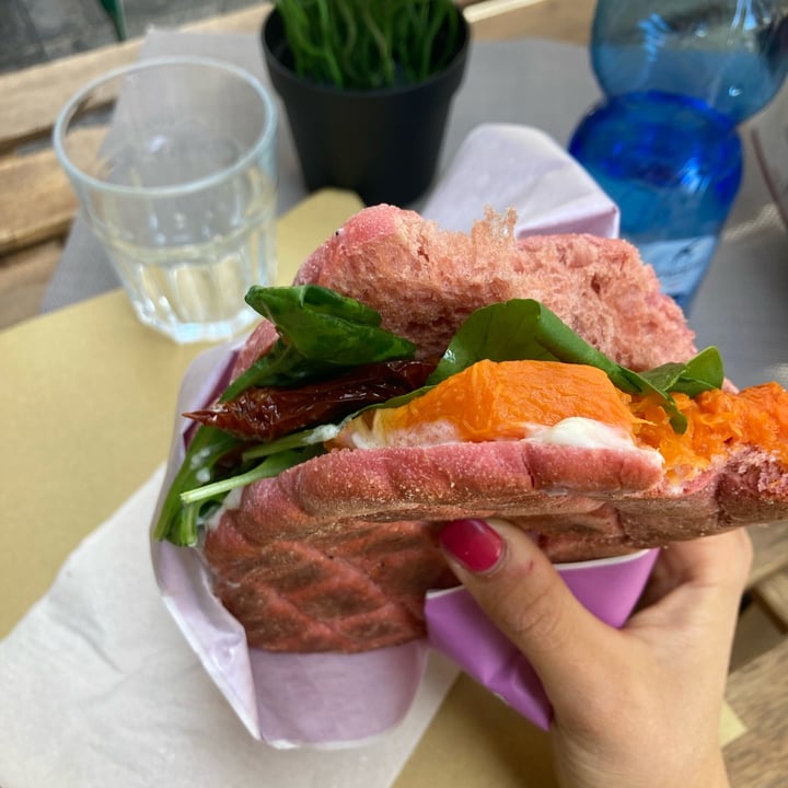 photo of Cuore Fresco Catania (Piazza Duomo) Panino vegan zucca shared by @simplyanuser on  23 May 2022 - review