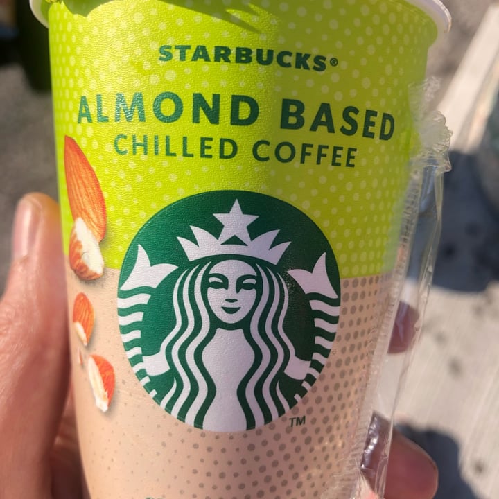 photo of Starbucks Almond Based Chilled Coffee shared by @teresamoretti on  26 Aug 2022 - review