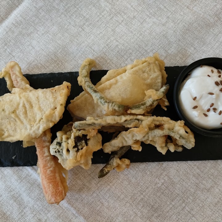 photo of Contorni E Dintorni Tempura di verdure con maio vegana shared by @giuz27 on  05 Jul 2022 - review