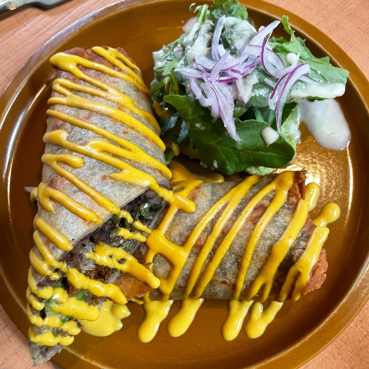 photo of Oleada Plant Based California Burrito shared by @yami92 on  18 Oct 2021 - review