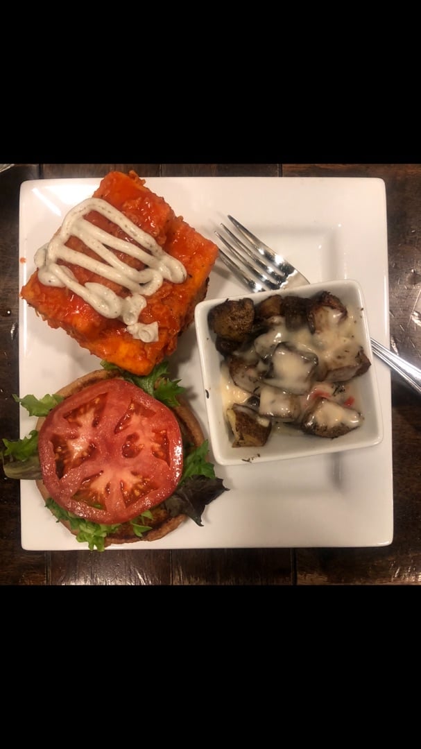 photo of Good Life Cafe Buffalo Chicken-less shared by @squirrelsnacks on  24 Mar 2020 - review