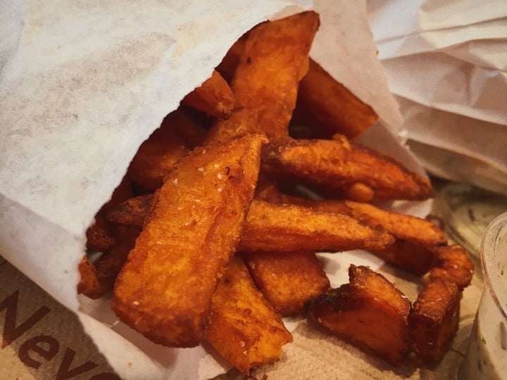 review photo of HipCityVeg Sweet Potato Fries shared by @kenziisntcool on 26 Dec 2019 - review