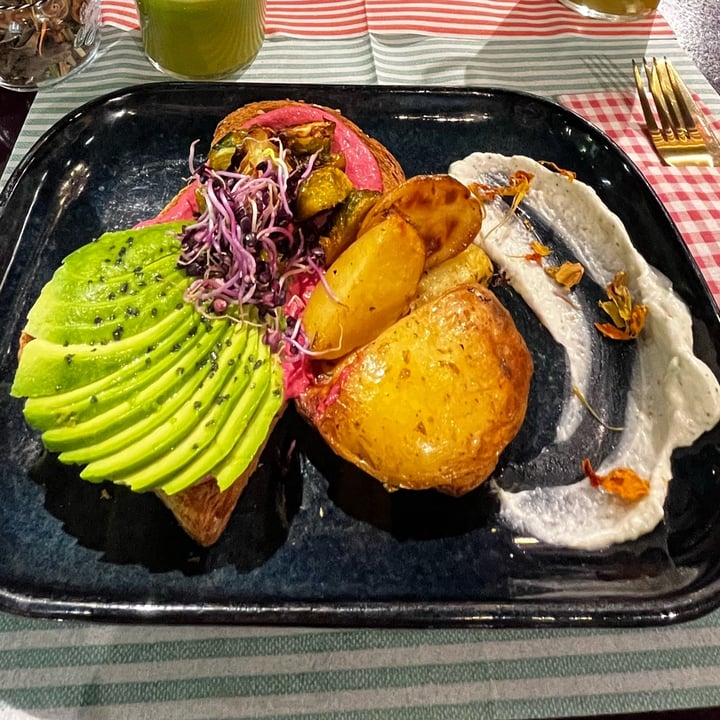 photo of Ziga Bar Avocado toast vegan shared by @aurylois on  04 Dec 2021 - review