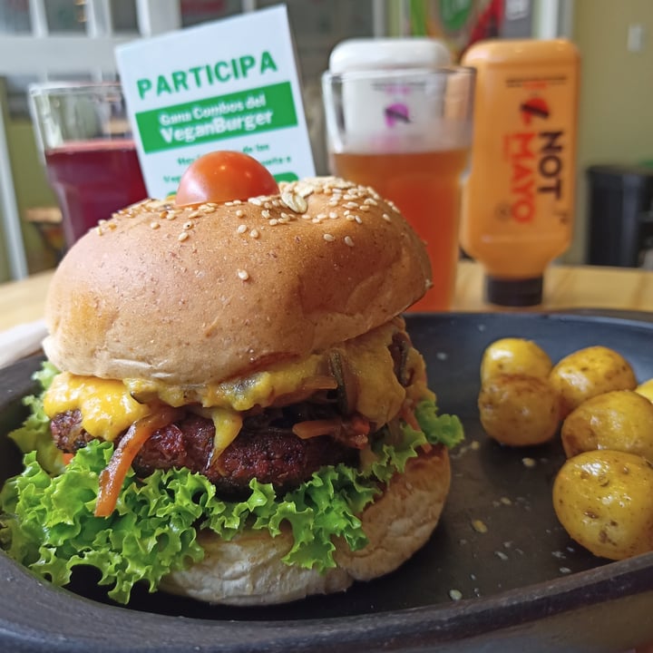 photo of Restaurante Vegetariano - Vegano, Lenteja Loca Hamburguesa vegana shared by @gissellearthling on  17 Mar 2022 - review
