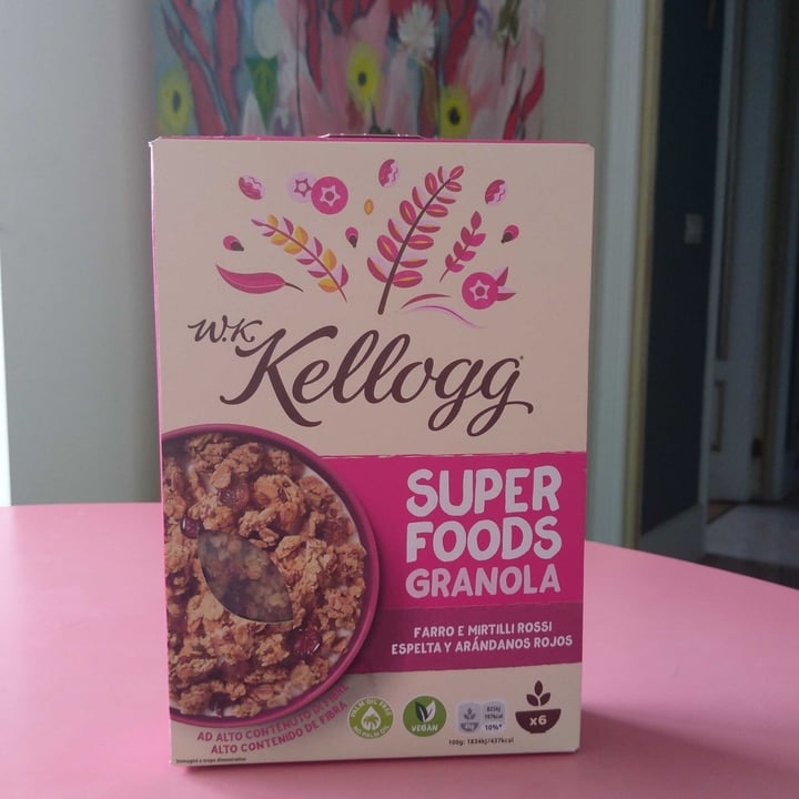 photo of w.k kellogg Super Food Granola shared by @danidemartini on  22 Jun 2022 - review